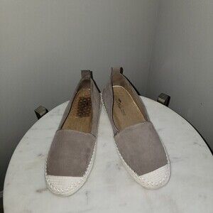 #35 NWOT Aqua College Waterproof tan flat espadrille shoes size 7M